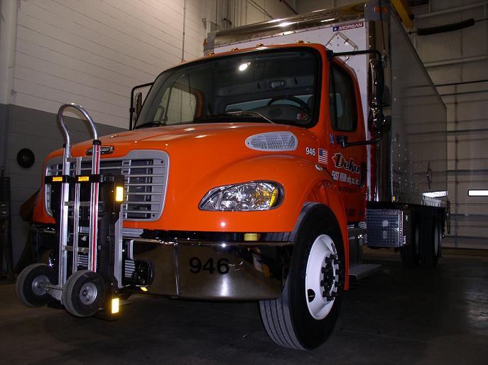 Freightliner M2 2007  Morgan Truck Body  Deka Batteries  HTS-10T Tilt Mount