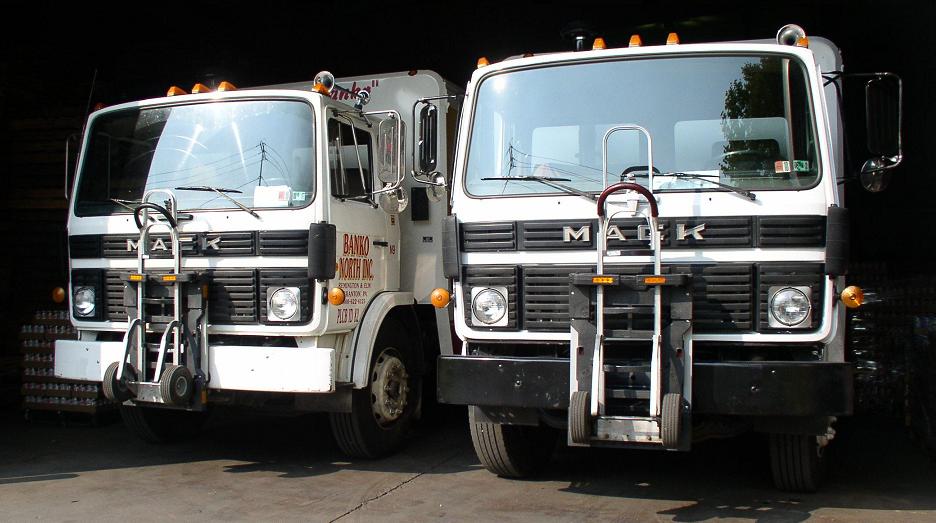 Miller Lite Beer Truck - Mack Truck MS250 - Banko Beverage