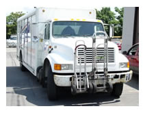 SNAPPLE HACKNEY BEVERAGE TRUCK  MAGLINER GEMINI